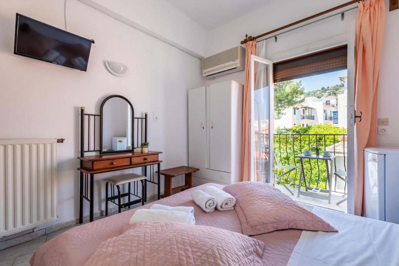 Regina Hotel سكوبيلوس تاون المظهر الخارجي الصورة