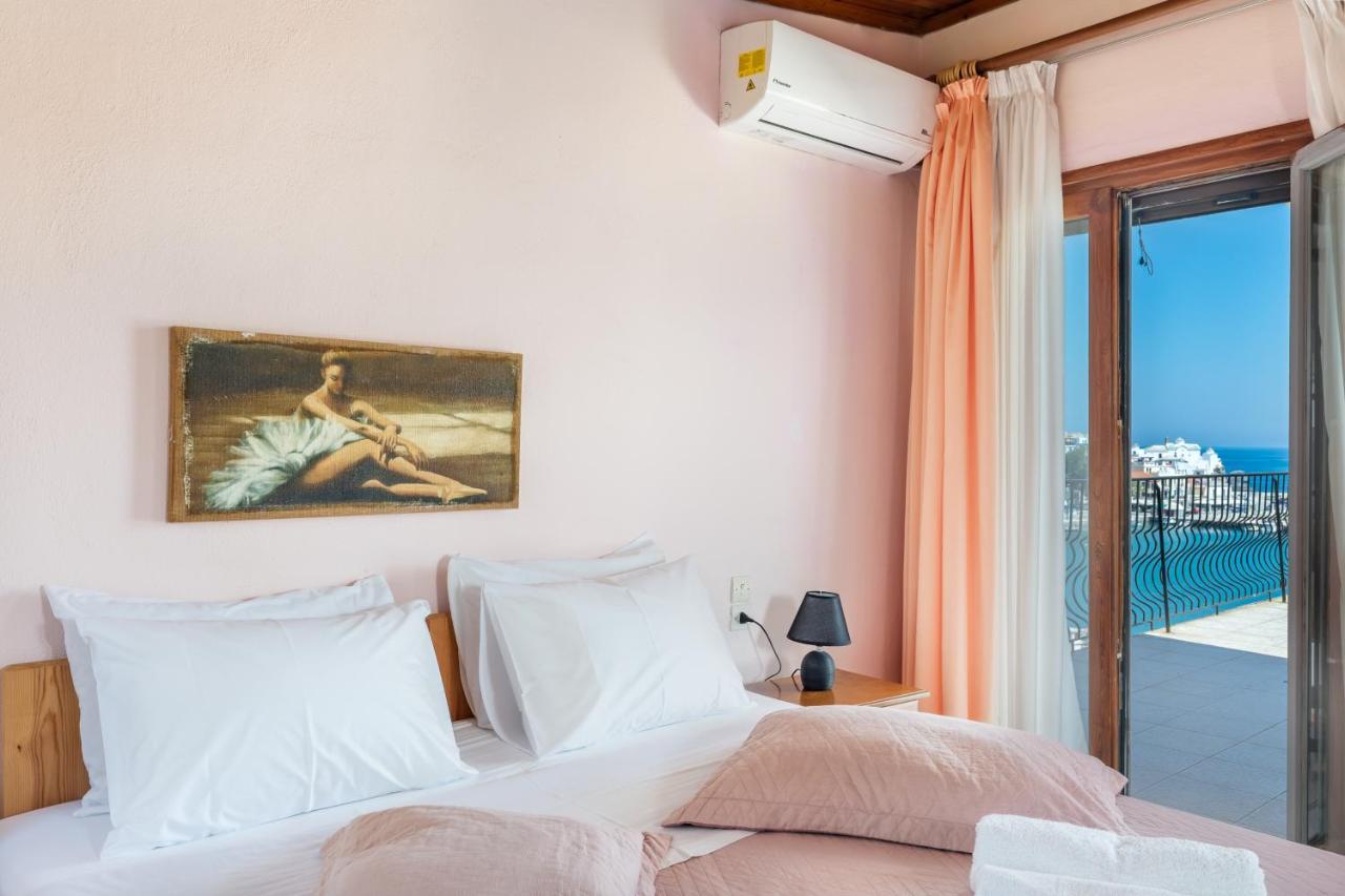 Regina Hotel سكوبيلوس تاون المظهر الخارجي الصورة