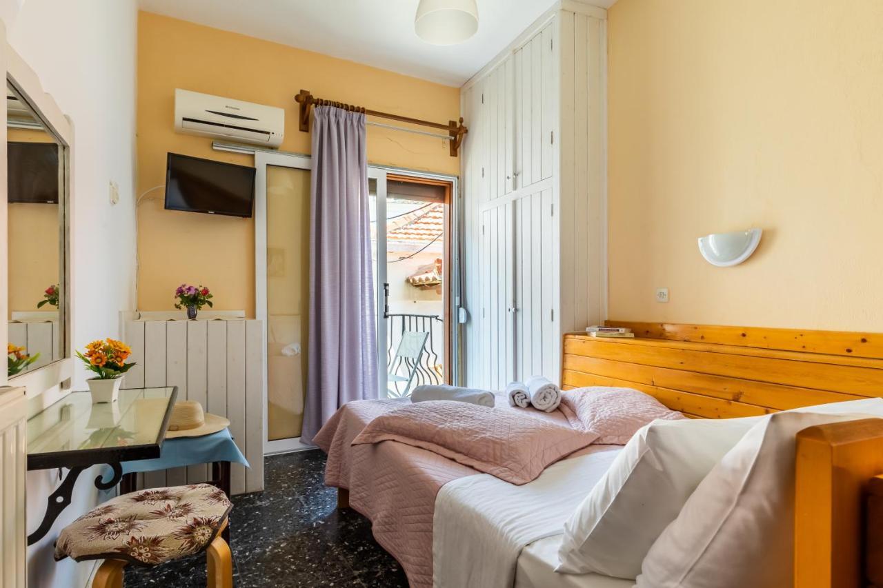 Regina Hotel سكوبيلوس تاون المظهر الخارجي الصورة
