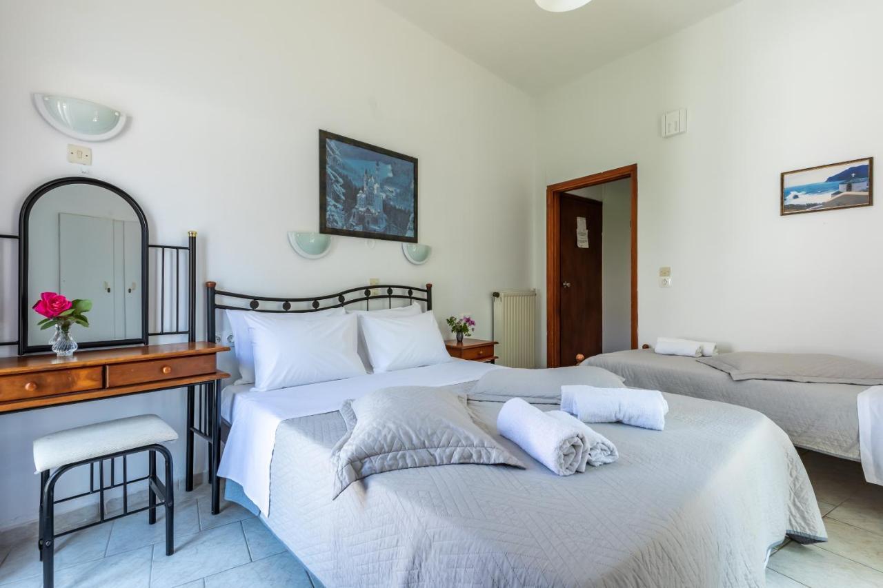 Regina Hotel سكوبيلوس تاون المظهر الخارجي الصورة
