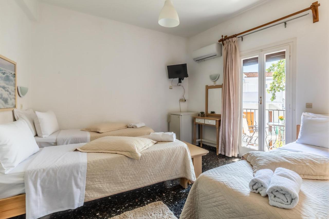 Regina Hotel سكوبيلوس تاون المظهر الخارجي الصورة