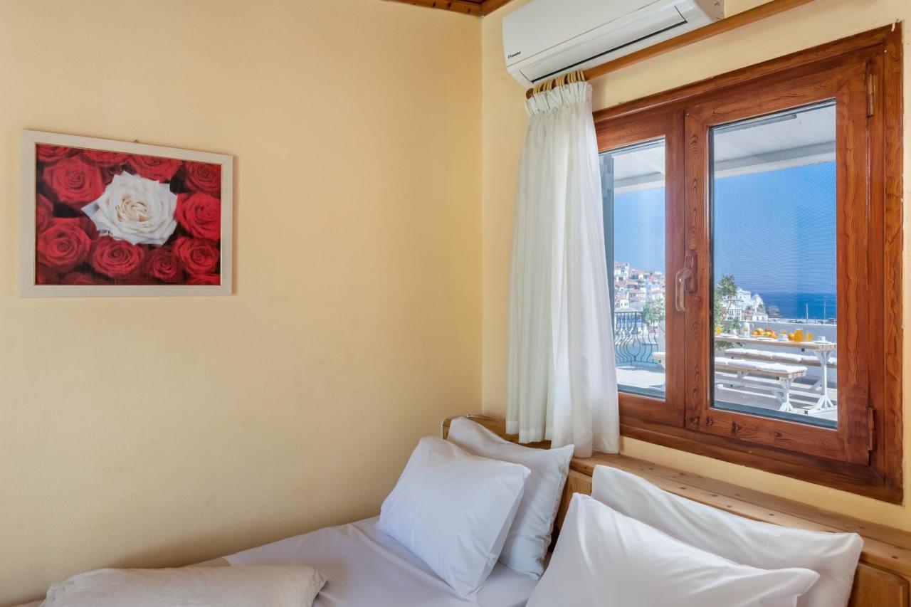 Regina Hotel سكوبيلوس تاون المظهر الخارجي الصورة
